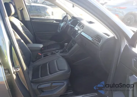 2019 Volkswagen Tiguan 2.0T Sel Premium/2.0T Sel Premium R-Line из США, поврежденный, VIN 3VV4B7AX2KM073338